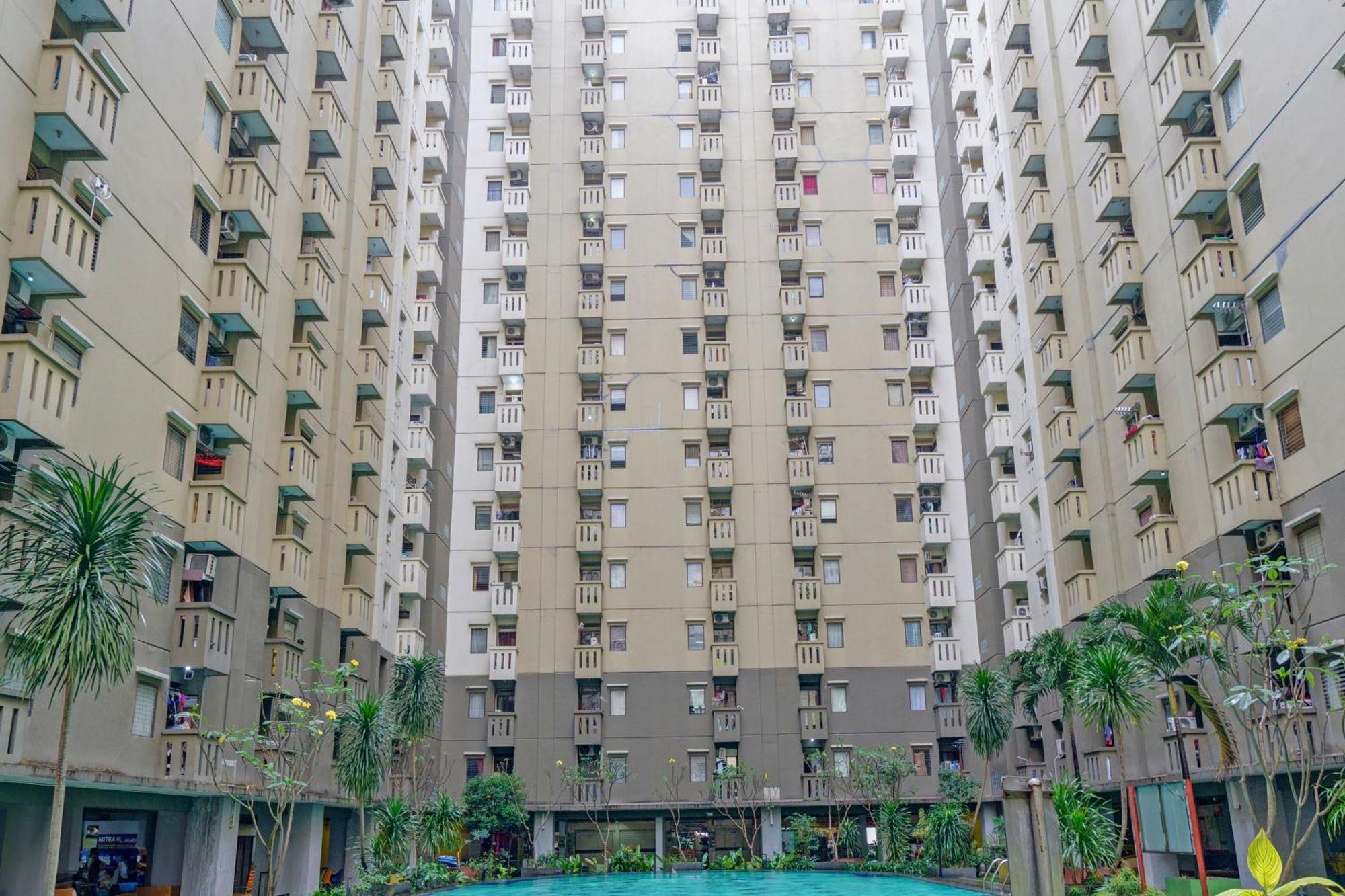 Oyo Life 93030 Apartement Gateway Cicadas By Inpro Bandung Exterior photo